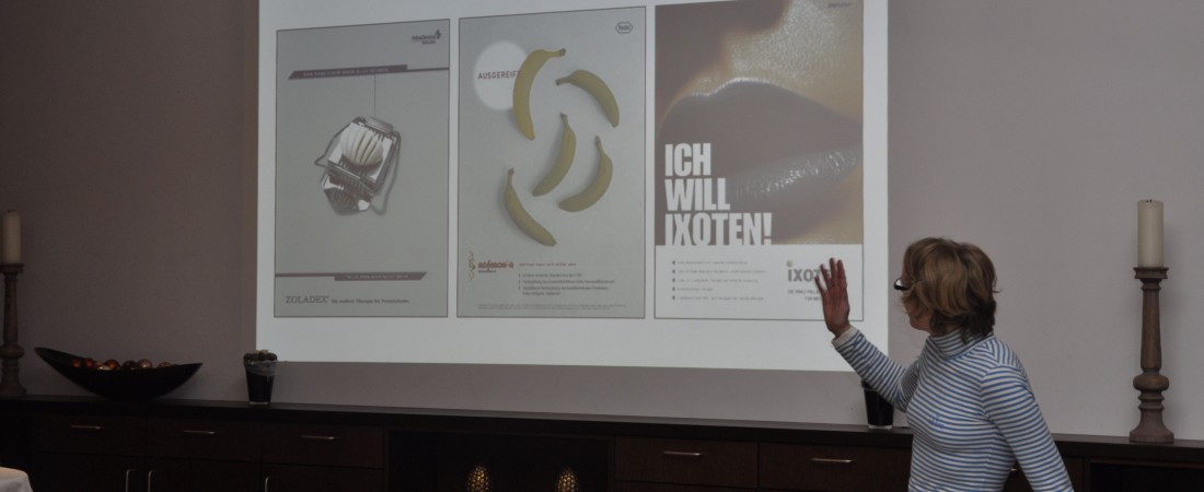 Marke Hohmeier stellt ihre Arbeit für die Pharmabranche vor